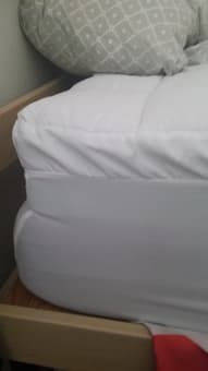 $150 OBO! 5.5 inch ComfoPedic Gel Memory Foam Mattress Topper/Pad-Twin 1