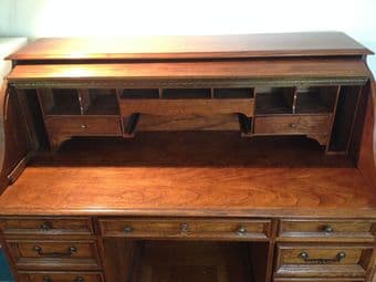 Stunning vintage roll-top desk, solid wood - $375 (redwood city) 3