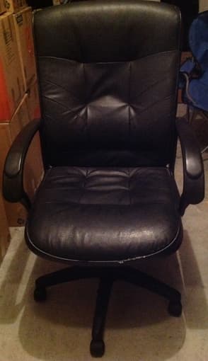 Moving Sale: Comfy Rolling Office Chair $20 1