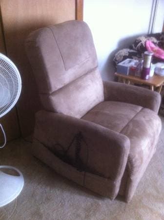 Relax the back - Lift Chair - Excellent Condition - $150 1