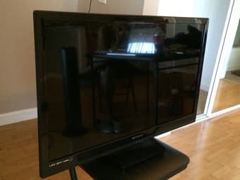 Emerson 32" LED HDTV 1