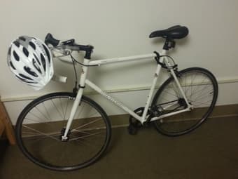 All white Road bike w or w/o accessories $250+ 3