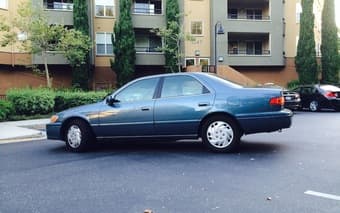 Toyota Camry - Year 2000 - $3500 1