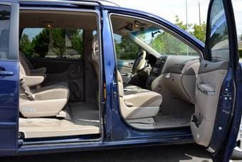 2007 Toyota Sienna LE 58K miles clean -price dropped must go- $14800 2