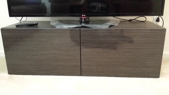 Like new Tv table / stand in excellent condition - $75 1