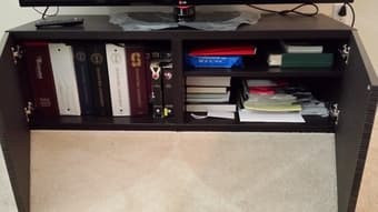 Like new Tv table / stand in excellent condition - $75 2