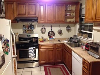 1/1 available in 4B/3B house, $1300, all bills paid- Menlo Park 2