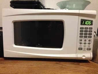 Microwave $20 OBO 1