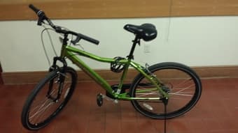 100$ for 1 month old excellent mountain bike + Lock 2