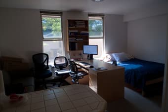 Studio in EV available 8/30 - 9/15 1
