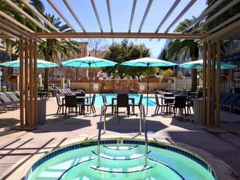 Looking for Female roommate! Avalon Towers Full Furnished Apartment! 3