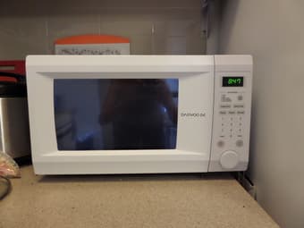 Microwave in GREAT condition- $25 1