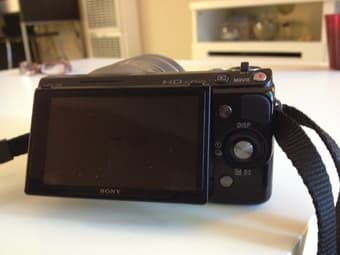 Sony Nex-5N With 18.55mm Zoom Lens - 310$ 3