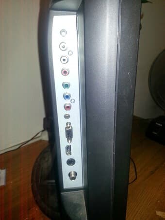 DYNEX TV with antenna 3