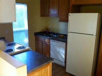Large furnished room in shared apt (palo alto / menlo park) 2