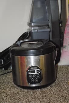 nice rice cooker only for $10 (moving tomorrow) 1