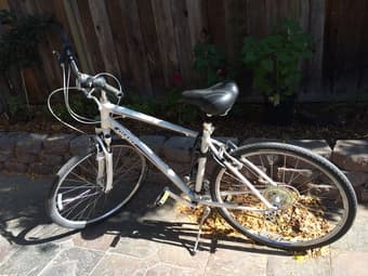 Giant Cypress Bike; Hybrid; Great condition; $200 1
