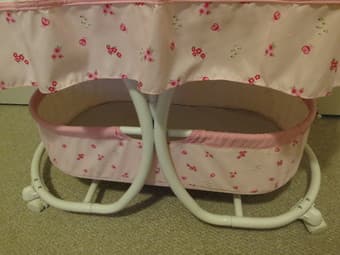 Summer Infant Soothe & Sleep Bassinet ($35) 3