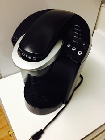 Nice Keurig K-cup coffee maker + Free Packs Only $80 1