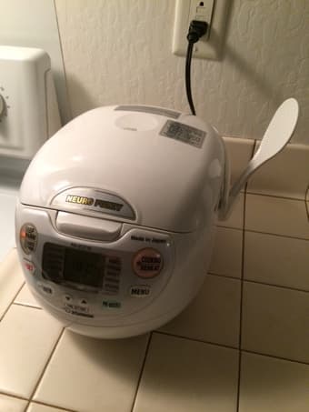 Zojirushi Rice Cooker ($90 OBO) 1