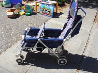 Baby stroller and Playhouse in excellent condition 1