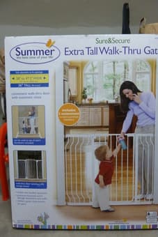 Baby door Gates Carseat and free baby stuff 2