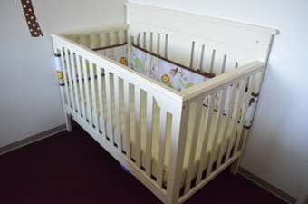 Crib and Mesh Crib Liner 1