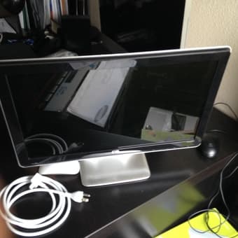 HP monitor 21"w/ dock for laptop, wireless keyboard and mouse 55$ OBO 1