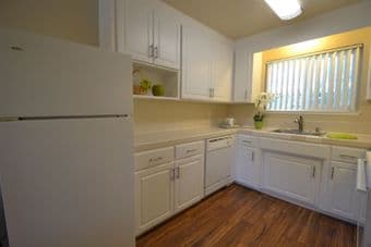 2B2B apt near downtown Mountain View. 2 min from walmart, target 3
