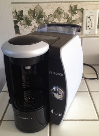 TASSIMO Single Serve Coffeemaker   $30 1