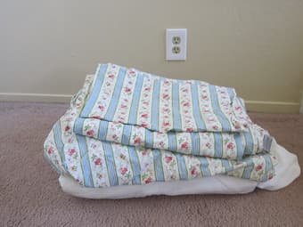set of twin-XL bed sheets and mattress cover - $5 1