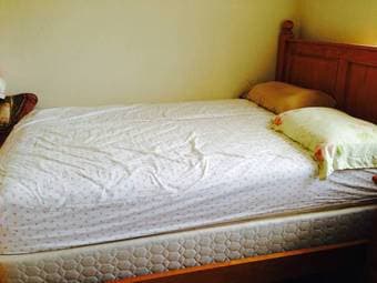 Wood queen Bed w/ mattress+box spring 3