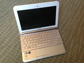 Toshiba Mini NB205-N311/W 10.1-Inch Frost White Netbook for $150 2