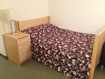 Full/Queen Comforter in like NEW condition for only $30 2