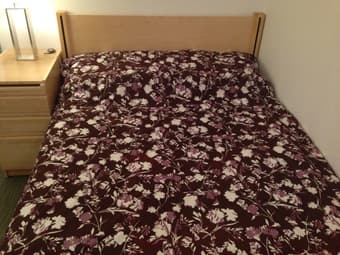 Full/Queen Comforter in like NEW condition for only $30 3