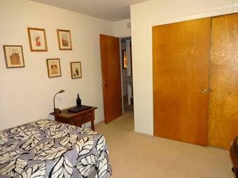1 furnished BR in 2 BR/1BA apt in MP, walk/bike to Stanford 1