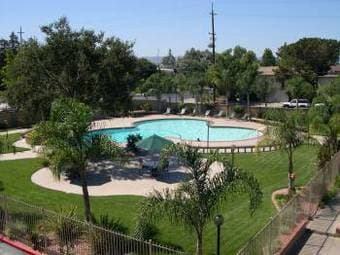 3rd Roommate for 2 bedrooms, 2 baths in Mountain View NOW! ($950/mo) 1