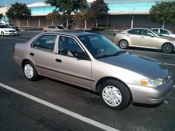 2000 Toyota Corolla – excellent condition - $3990 1