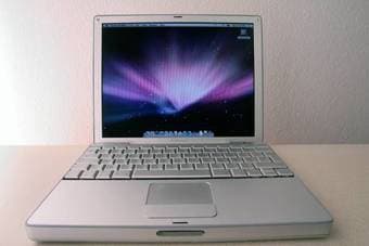 Apple PowerBook G4 1.5GHz 1.25GB RAM HDD 60Gb 12.1" Screen OSX Leopard 1