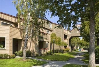 Seeking roommate to share 2BR/2BA apt in Palo Alto - starting Oct 1 2