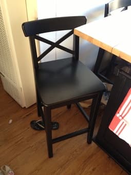 Kitchen island/cart for sale (crate and barrel) with bar stools 3