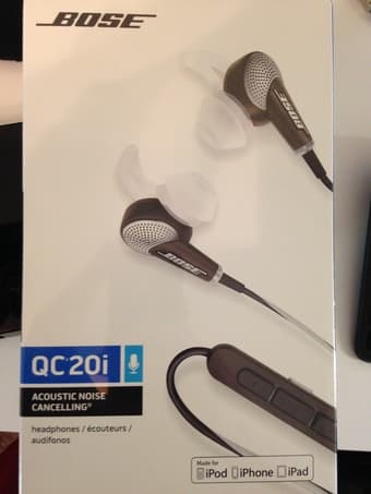 Brand New Bose QC20i Noise Cancelling Headphones - $275 1