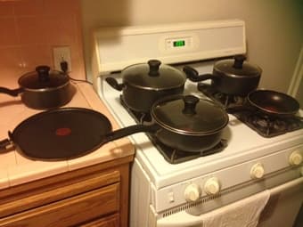 Assorted kitchen items for sale 3
