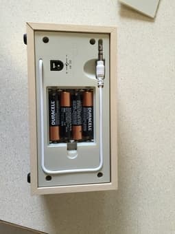 old fashioned portable fm/am radio with aux input 2
