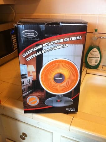 Electric heater, dish heater, squad chair and Laundry basket for sale 2