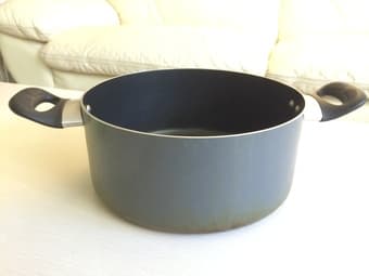 Barely Used Non-stick Pot $5 1