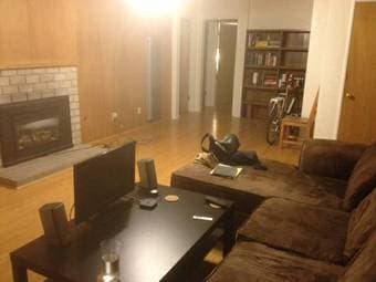 Sublet 1 BR in a College Terrace Apt from 12/20-12/31 ($65/night) 3