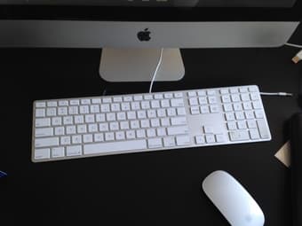 Selling Mid 2011 iMac 21.5 in - 650 OBO 2