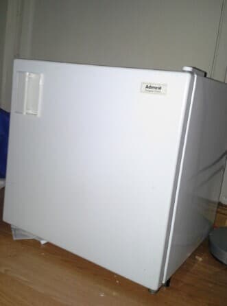 mini fridge $59 OBO 1