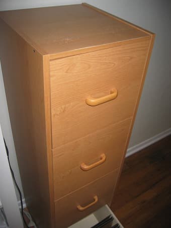 Four drawer file cabinet $15 3